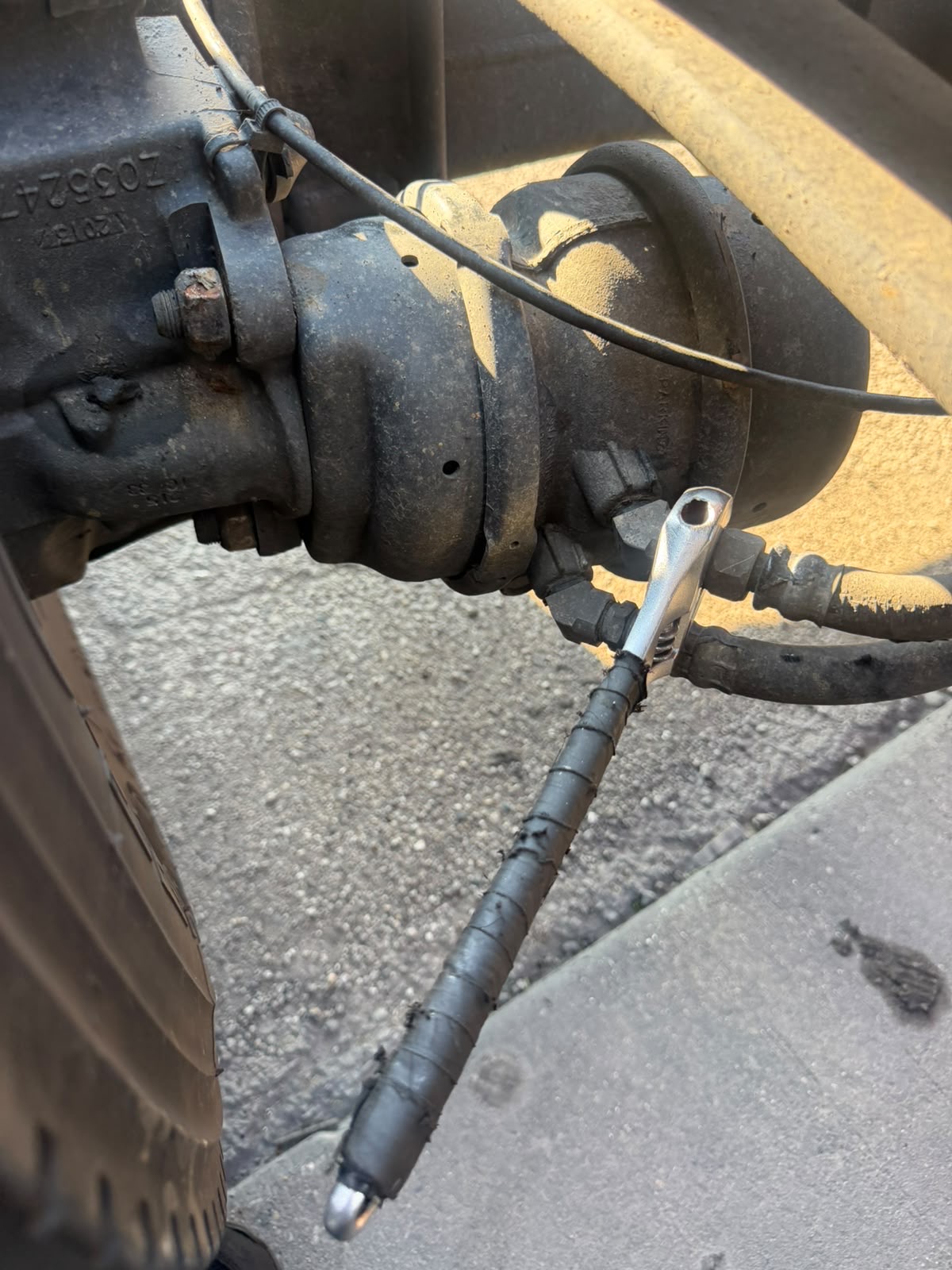 Brake chamber replacement — before